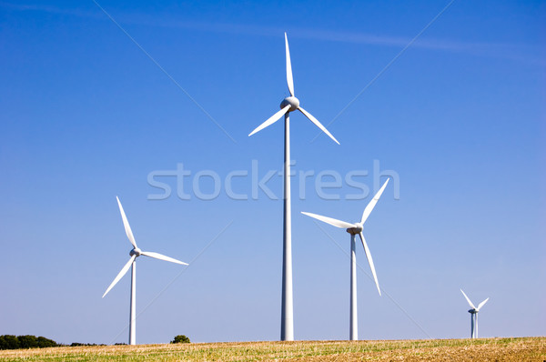 Farma wiatrowa moc wiatr niebo krajobraz technologii Zdjęcia stock © froxx