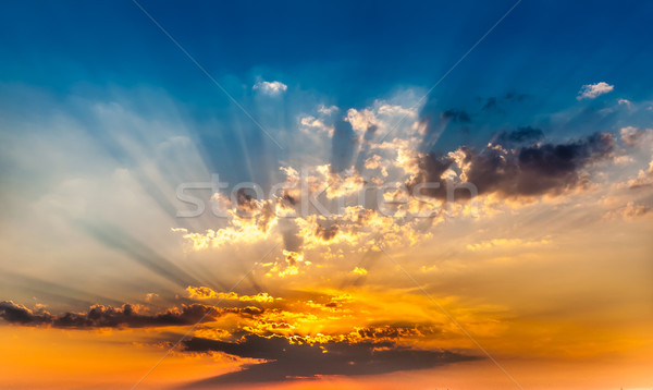 Zonsondergang mooie warm bewolkt wolken zon Stockfoto © froxx