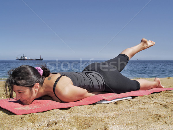 Ioga · pose · professor · praia · mar · beleza - foto stock © fxegs (#1065976)