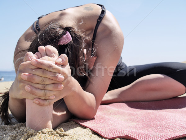 Jogi stanowią nauczyciel plaży morza piękna Zdjęcia stock © fxegs