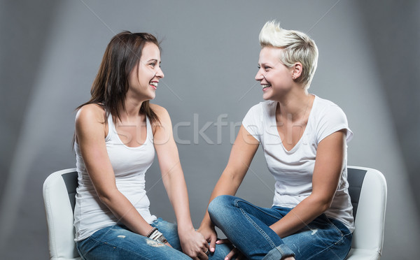 Stockfoto: Twee · mooie · vrouwen · lachend · vrouw · meisje