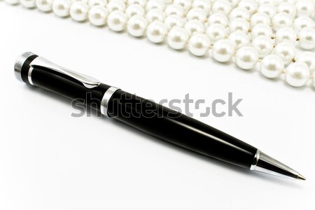 Stilou perle hârtie negru căsătorie alb Imagine de stoc © gavran333