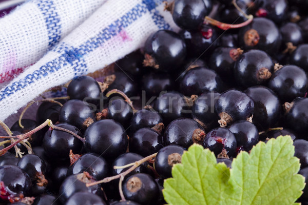 [[stock_photo]]: Noir · cuisine · fruits · feuille · verte · blanche · nappe