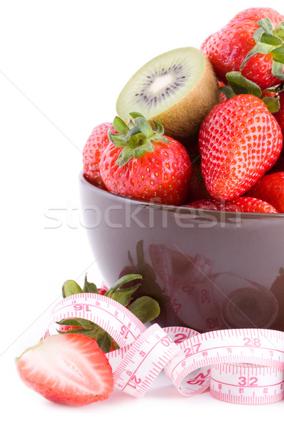 草莓 碗 新鮮 捲尺 葉 商業照片 © Gbuglok
