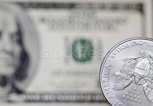 Prata moeda brilhante dólar um Foto stock © Gbuglok