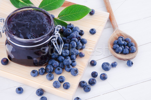 果醬 藍莓 水果 藍莓 廚房 白 商業照片 © Gbuglok