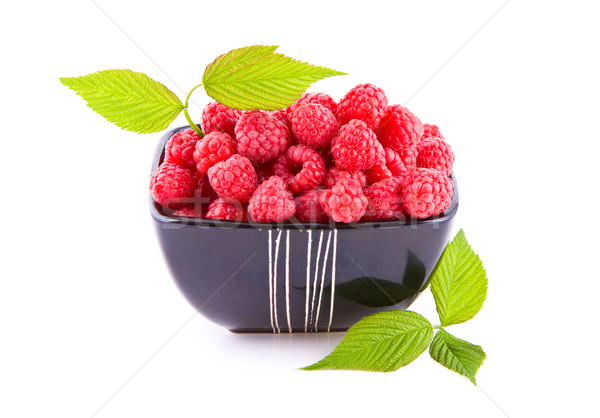 [[stock_photo]]: Framboises · bol · fraîches · isolé · blanche