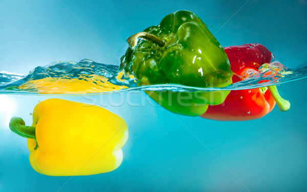 Colorat albastru apă alimente Imagine de stoc © GekaSkr