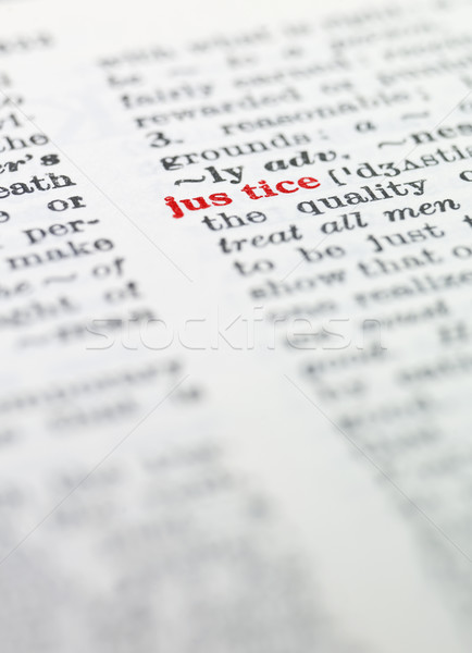 Cuvant justiţie dicţionar hârtie carte roşu Imagine de stoc © gemenacom