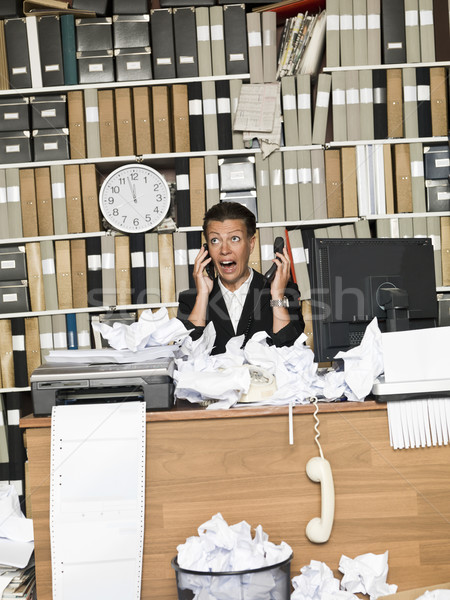 Business woman Büro Papier Tabelle Schreibtisch Stock foto © gemenacom