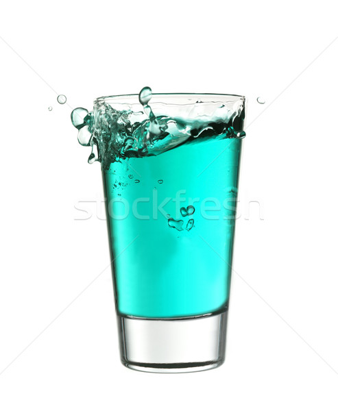 Stropire sticlă albastru limonada bea cocktail Imagine de stoc © gemenacom