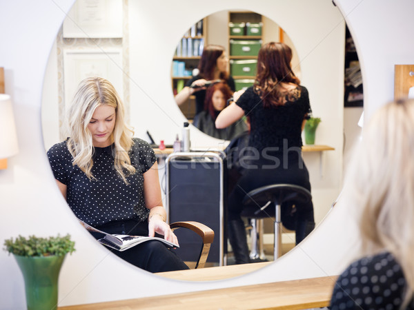 Friseursalon Situation Lächeln Stuhl Spiegel Teenager Stock foto © gemenacom