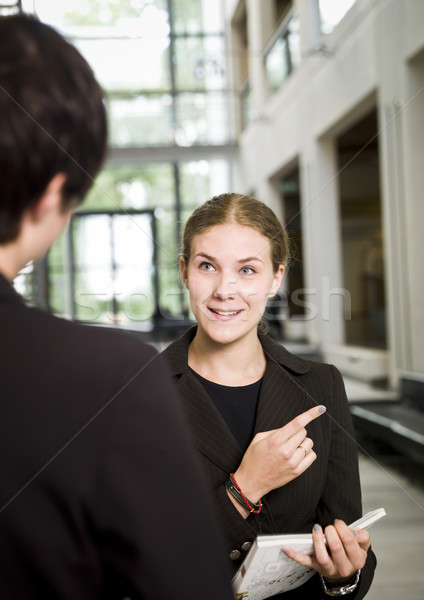 Dos mujeres conversación negocios mujeres comunicación éxito Foto stock © gemenacom
