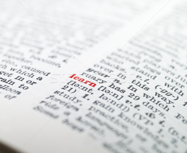 Cuvant învăţa dicţionar hârtie carte roşu Imagine de stoc © gemenacom