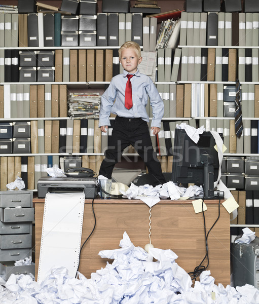 Permanent table jeunes affaires salissant bureau [[stock_photo]] © gemenacom