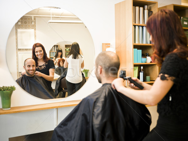Salão de cabeleireiro situação projeto homens trabalhando espelho Foto stock © gemenacom