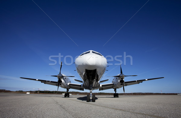 飛機 地面 藍天 旅行 機場 白 商業照片 © gemenacom