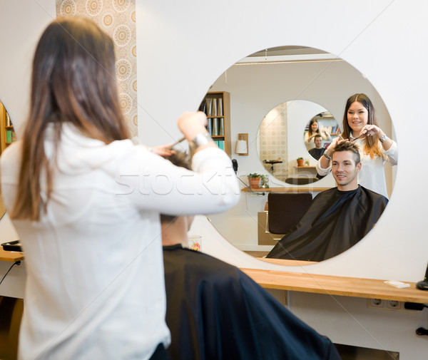 Salón de belleza adulto hombre mujer espejo Foto stock © gemenacom