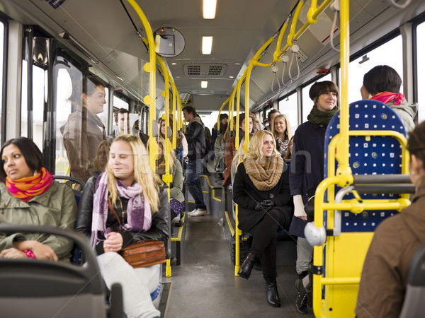 Mensen bus vrouwen tijd communicatie Stockfoto © gemenacom