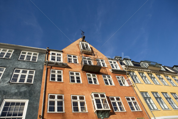 Huis rij blauwe hemel hemel stad muur Stockfoto © gemenacom