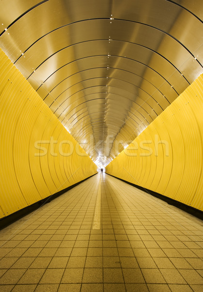 Citromsárga alagút emberek ki fókusz fény Stock fotó © gemenacom
