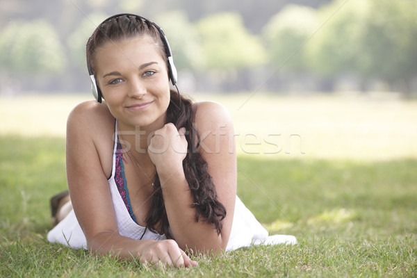 [[stock_photo]]: Fille · casque · jeunes · jolie · jeune · fille · herbe