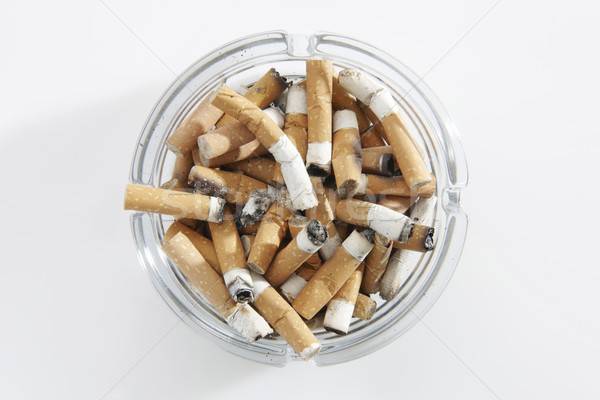 Cigarrillo vista vidrio cenicero completo salud Foto stock © gemphoto