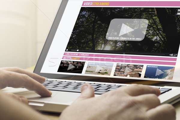 [[stock_photo]]: Maison · informatique · vidéo · streaming · ligne · homme