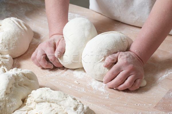 Bakkerij vrouw handen werk hout gezondheid Stockfoto © georgemuresan