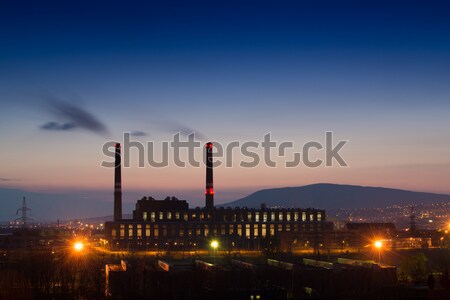 Stockfoto: Fabriek · rook · nacht · water · licht · technologie