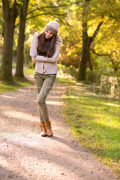 Belle fille portrait automne parc ciel fille [[stock_photo]] © Geribody