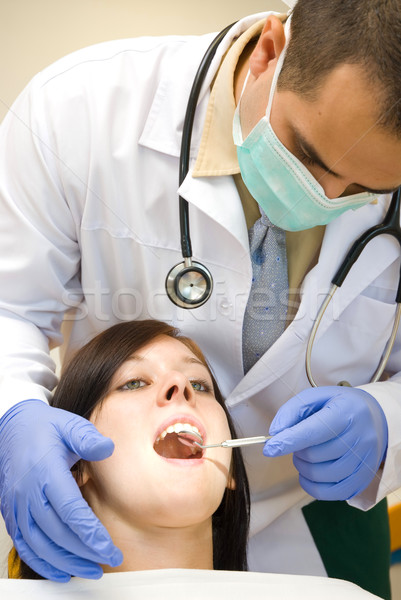 Zdjęcia stock: Stomatologicznych · leczenie · dentysta · patrząc · dziewczyna · medycznych