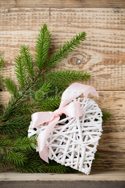 Lucfenyő ág fehér szív fából készült karácsonyi üdvözlet Stock fotó © gitusik