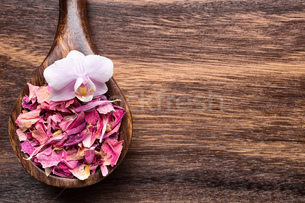 Homeopáticos medicina cuchara de madera flores Foto stock © gitusik