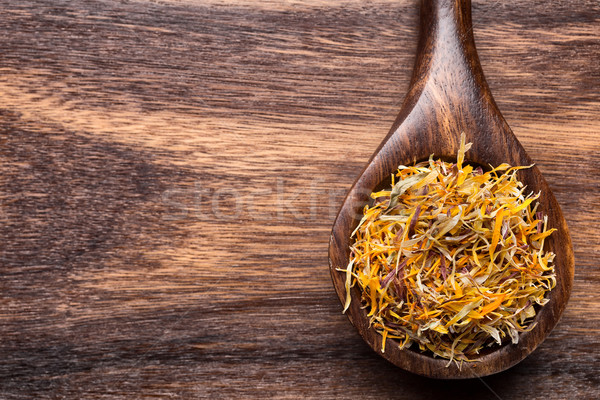 Homeopáticos medicina cuchara de madera flores Foto stock © gitusik