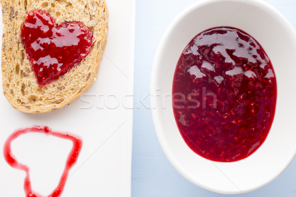 Foto stock: Atasco · grano · rebanada · pan · forma · de · corazón · alimentos