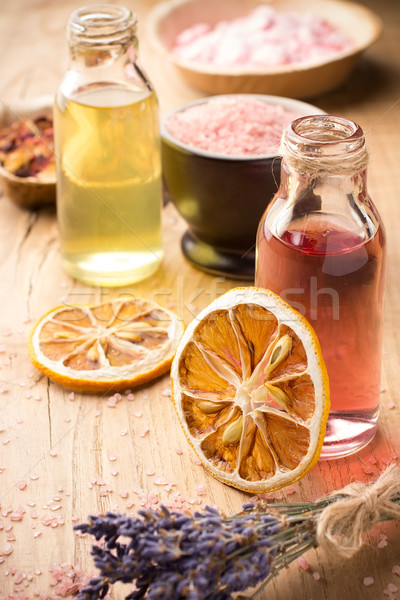 Aromaterapie corp ulei spa natură Imagine de stoc © gitusik