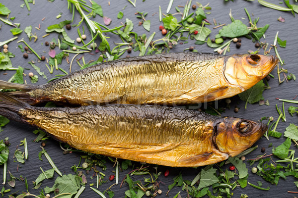熏制 鱒魚 香料 石 托盤 魚 商業照片 © gitusik