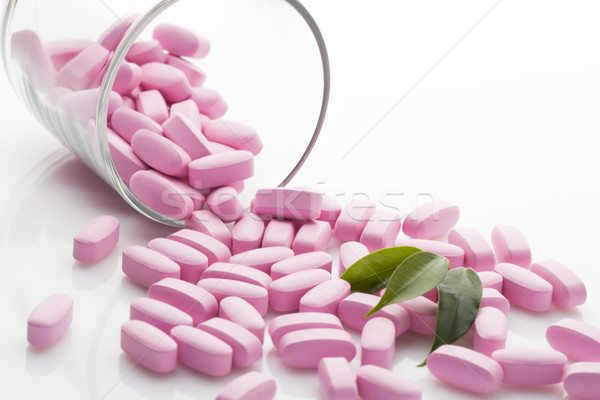Pille natürlichen Vitamin Ergänzungen weiß Stock foto © gitusik