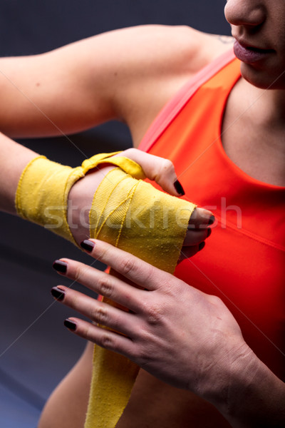 Femeie arte martiale in sus zilnic pregătire Imagine de stoc © Giulio_Fornasar
