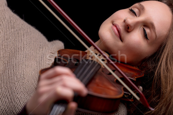 Kobieta gry skrzypce namiętny skrzypek Zdjęcia stock © Giulio_Fornasar