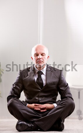 Stock foto: Entspannt · Business · lächelnd · Geschäftsmann