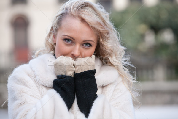 интенсивный посмотреть женщину зима ходьбе улиц Сток-фото © Giulio_Fornasar