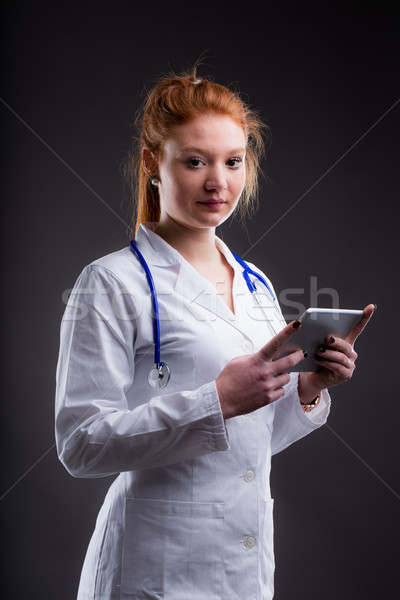 Lekarza tabletka real kobieta Zdjęcia stock © Giulio_Fornasar