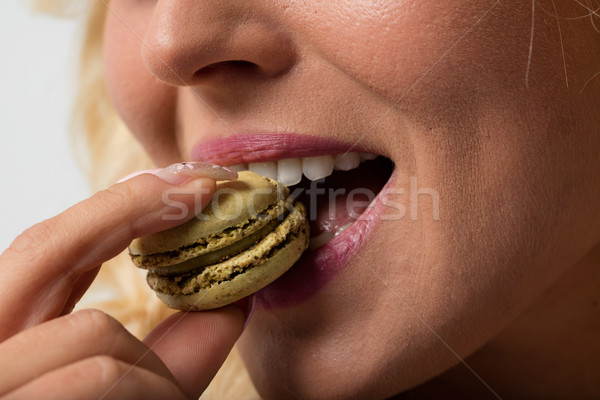 Közelkép macaron száj szőke nő fiatal nő szerető Stock fotó © Giulio_Fornasar
