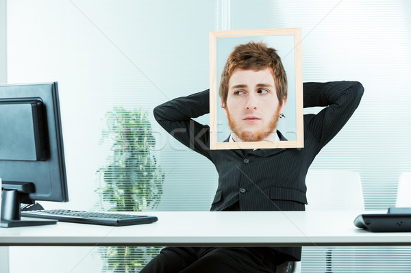 [[stock_photo]]: Drôle · suspectes · employé · de · bureau · bras · cadre · photo