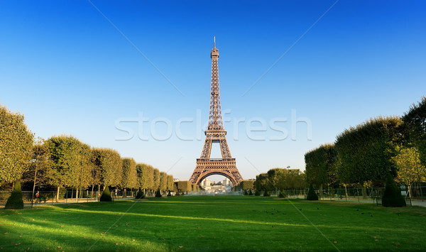 Görmek Eyfel Kulesi Paris Fransa gökyüzü Bina Stok fotoğraf © Givaga