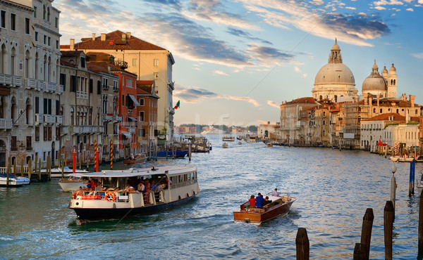 Transport Venetia frumos apus canal Imagine de stoc © Givaga