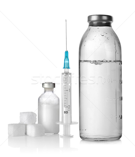 Picătură contracara seringă izolat alb medicină Imagine de stoc © Givaga