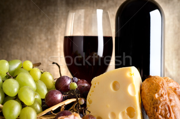 Voedsel wijn kaas druiven worst oude Stockfoto © Givaga